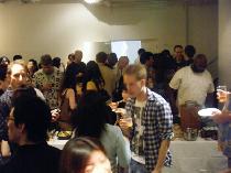 東京国際交流パーティー　イギリス風料理食べ放題に飲み放題！10階庭付き会場にて