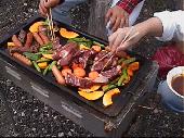 友達作りBBQ！都内からも近くて広々した赤塚公園で開催。皆で野菜を切ったりお肉を焼いたりお話したり！